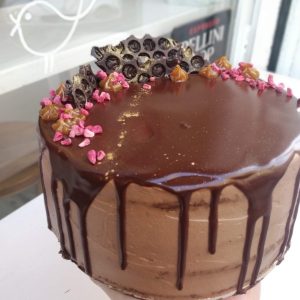 Málnás csoki torta
